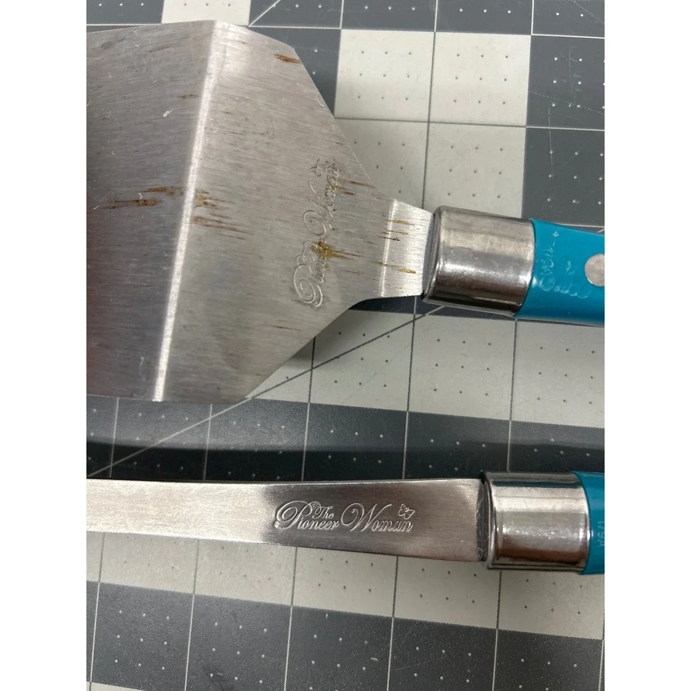 The Pioneer Woman measurements spatula